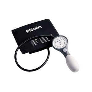 Tensiómetro manual Riester para medición de presión arterial en clínicas y hospitales en Ecuador.
